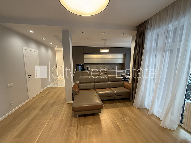 Jaunceltne, ķieģeļu mūra sienas, labiekārtota apzaļumota teritorija, slēgta teritorija, Jūrmala - foto 7