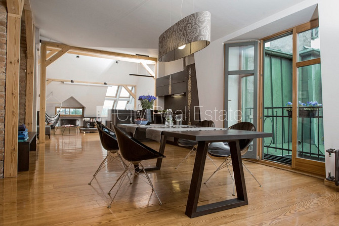 Фасадный дом, мансарда, лестничная клетка после капитального ремонта, Рига - изображение 11