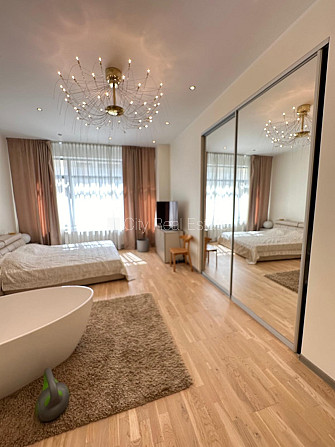 Фасадный дом, реновированный дом, вход с улицы, лифт, лестничная клетка после Рига - изображение 19