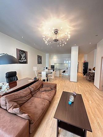 Фасадный дом, реновированный дом, вход с улицы, лифт, лестничная клетка после Рига - изображение 2