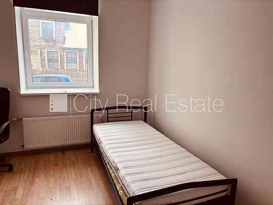 Фасадный дом, энергоэффективный дом, благоустроенная озеленённая территория, Рига