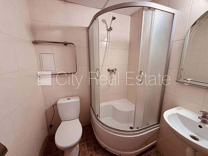 Фасадный дом, энергоэффективный дом, благоустроенная озеленённая территория, Рига - изображение 4