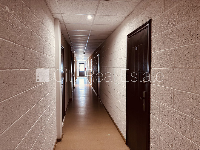 Фасадный дом, энергоэффективный дом, благоустроенная озеленённая территория, Рига - изображение 10