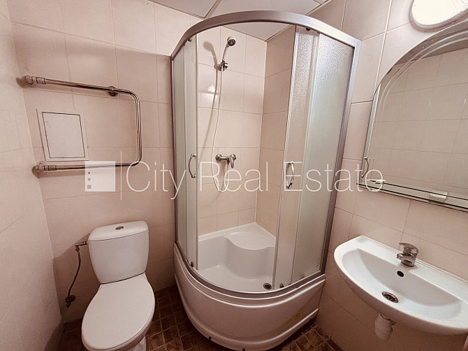 Фасадный дом, энергоэффективный дом, благоустроенная озеленённая территория, Рига - изображение 3