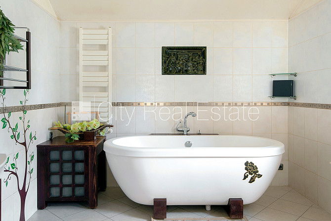 Privātmāja, labiekārtots apzaļumots pagalms, iežogota teritorija ar metāla sētu, teritorijas Jūrmala - foto 18