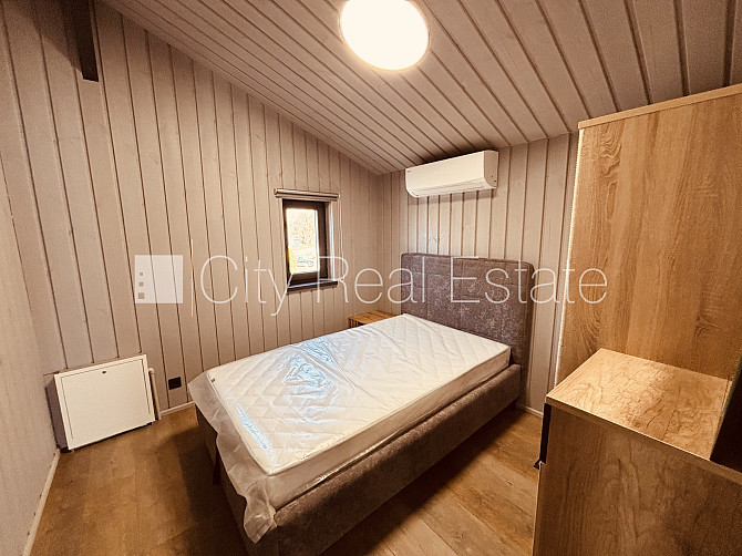 Privātmāja, labiekārtota apzaļumota teritorija, slēgta teritorija, bezmaksas stāvvieta Rīga - foto 9