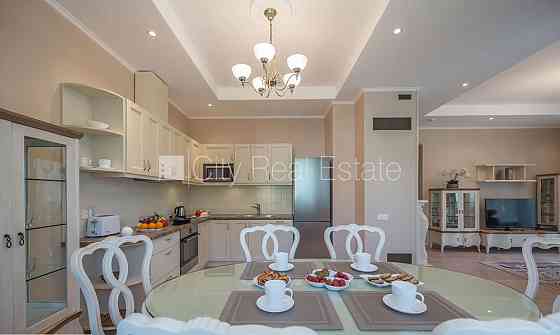 Новостройка, благоустроенная озеленённая территория, закрытый двор, подземная Jūrmala