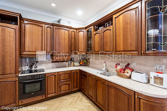 Реновированный дом, окна выходят в обе стороны дома, количество спален 3 шт., Рига - изображение 10