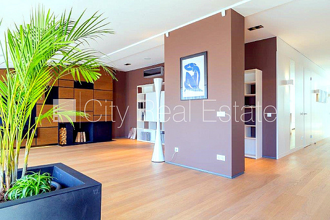 Фасадный дом, реновированный дом, благоустроенная озеленённая территория, Рига - изображение 11