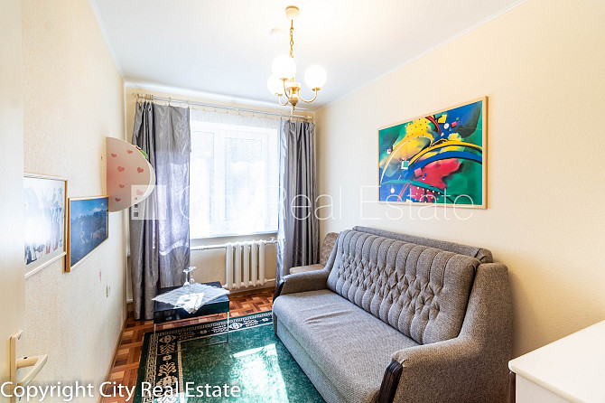 Fasādes māja, vieta automašīnai, ieeja no ielas, kāpņu telpa pēc kosmētiskā remonta, Jūrmala - foto 7