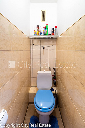 Fasādes māja, vieta automašīnai, ieeja no ielas, kāpņu telpa pēc kosmētiskā remonta, Jūrmala - foto 16