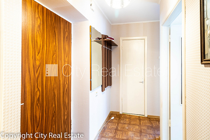 Fasādes māja, vieta automašīnai, ieeja no ielas, kāpņu telpa pēc kosmētiskā remonta, Jūrmala - foto 6