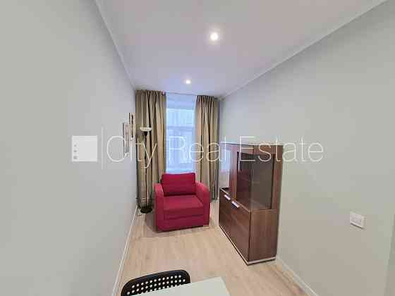 Здание во дворе, закрытый двор, возможность аренды парковки, вход со двора, Рига