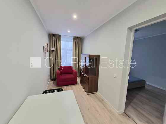 Здание во дворе, закрытый двор, возможность аренды парковки, вход со двора, Рига