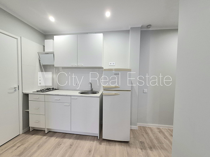 Здание во дворе, закрытый двор, возможность аренды парковки, вход со двора, Рига - изображение 4