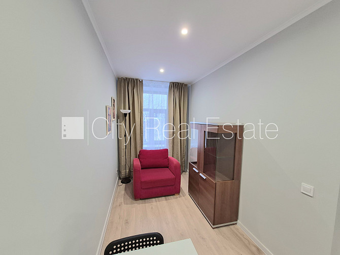 Здание во дворе, закрытый двор, возможность аренды парковки, вход со двора, Рига - изображение 3