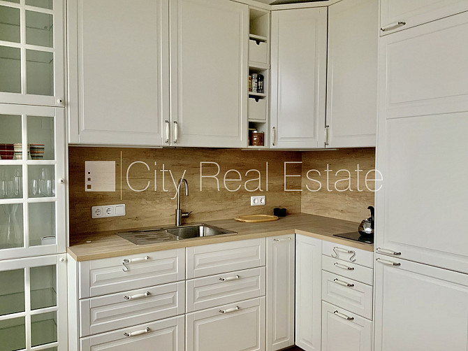 Фасадный дом, реновированный дом, благоустроенная озеленённая территория, Рига - изображение 3