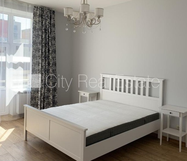 Реновированный дом, лифт, балкон, одна изолированная комната, студио, кухня Рига - изображение 4