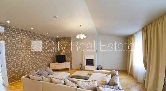 Проект - Palisade (Палисаде), фасадный дом, реставрированный дом, мансарда, лифт, Рига