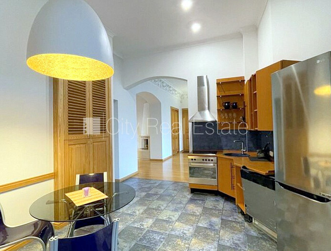 Фасадный дом, реновированный дом, благоустроенная озеленённая территория, Рига - изображение 9