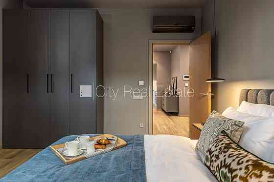 Новостройка, фасадный дом, зеленая территория, подземная стоянка, озеленённая Юрмала