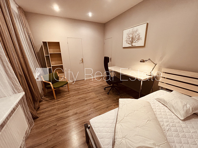 Фасадный дом, реновированный дом, въездные ворота оснащены автоматической Рига - изображение 5