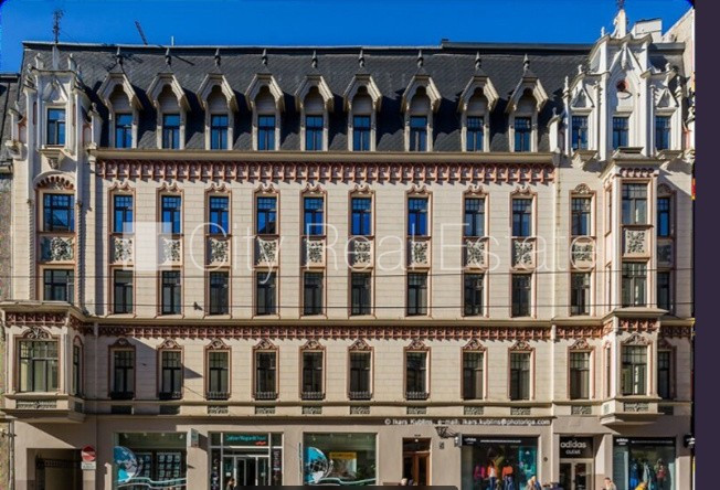 Здание во дворе, вход со двора, лифт, сауна, количество спален 3 шт., гостиная, Рига - изображение 1