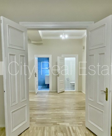 Здание во дворе, вход со двора, лифт, сауна, количество спален 3 шт., гостиная, Рига - изображение 8