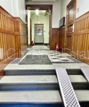 Здание во дворе, вход со двора, лифт, сауна, количество спален 3 шт., гостиная, Рига - изображение 16