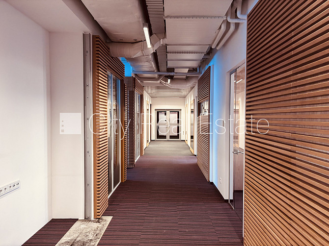 Labiekārtota apzaļumota teritorija, bruģēts piebraucamais ceļš, slēgta teritorija, vieta Rīga - foto 4