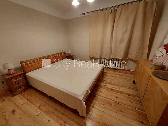 Фасадный дом, плата за обслуживание одного квадратного метра в  месяц 1.6 EUR, вход с Rīga