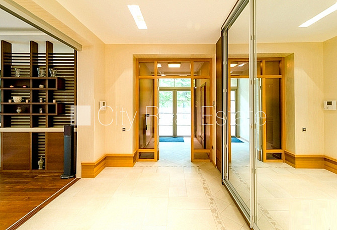 Частный дом, благоустроенная озеленённая территория 1527 м2, въездные ворота Юрмала - изображение 15