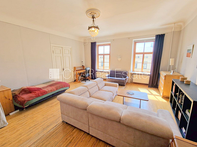 Фасадный дом, реновированный дом, вход с улицы, лестничная клетка после Рига - изображение 11