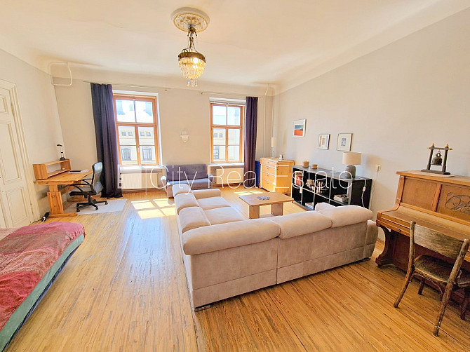 Фасадный дом, реновированный дом, вход с улицы, лестничная клетка после Рига - изображение 10