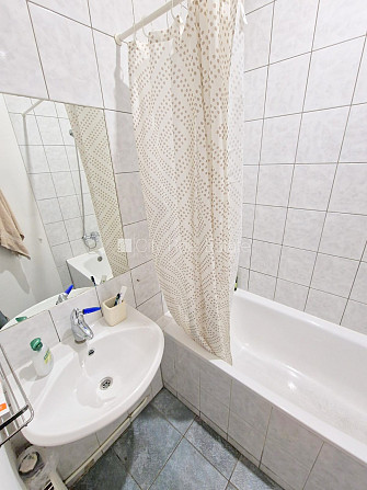 Фасадный дом, реновированный дом, вход с улицы, лестничная клетка после Рига - изображение 20