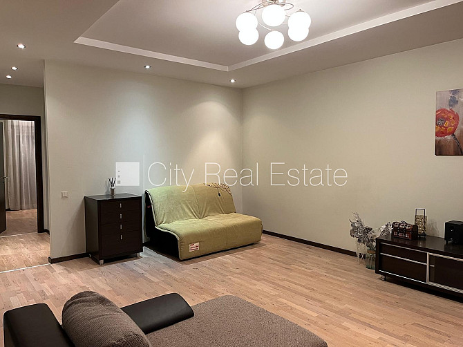 Jaunceltne, zaļā teritorija, iežogota teritorija, bezmaksas stāvvieta pagalmā, apzaļumota Jūrmala - foto 5