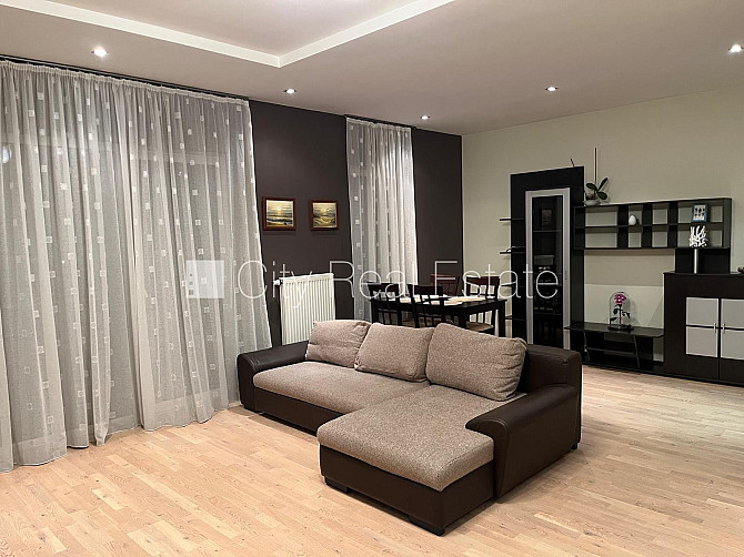 Jaunceltne, zaļā teritorija, iežogota teritorija, bezmaksas stāvvieta pagalmā, apzaļumota Jūrmala - foto 8