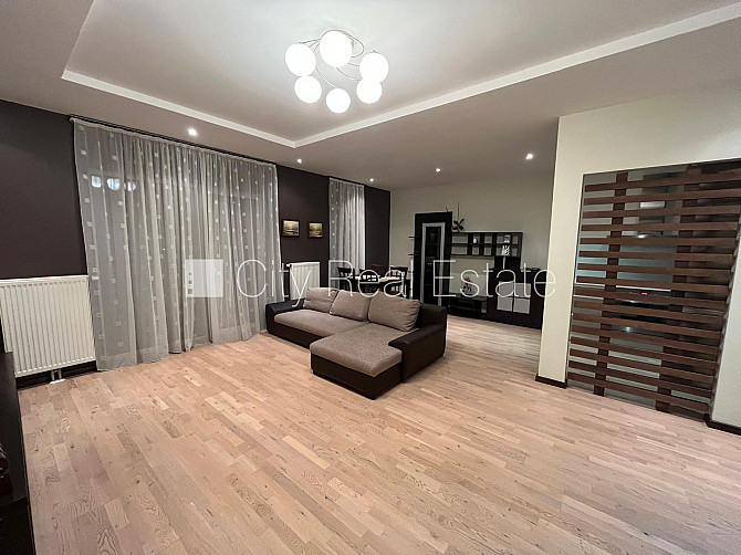 Jaunceltne, zaļā teritorija, iežogota teritorija, bezmaksas stāvvieta pagalmā, apzaļumota Jūrmala - foto 9