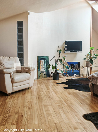 Фасадный дом, реставрированный дом, благоустроенный озеленённый двор, закрытый Рига - изображение 13