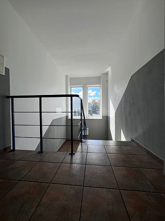 Территория обнесена забором, закрытая территория, места для нескольких машин, Рига - изображение 6