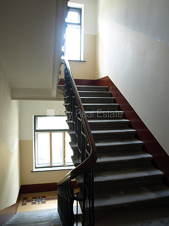 Здание во дворе, реновированный дом, закрытый двор, во дворе детская игровая Рига - изображение 10