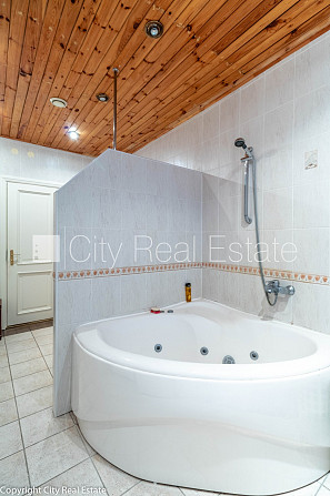 Фасадный дом, реновированный дом, кирпичные стены, фасад с декоративной Рига - изображение 15