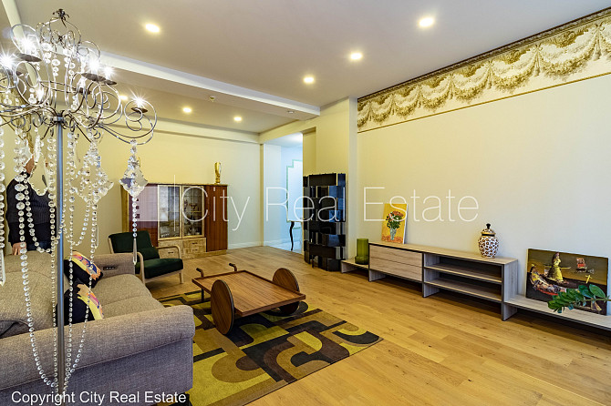 Jaunceltne, pagalma ēka, slēgts pagalms, ir lifts, divi balkoni, logi vērsti uz pagalma pusi, Rīga - foto 1