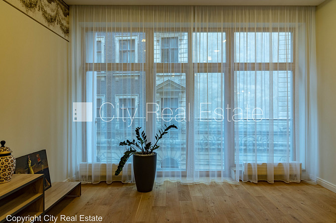 Jaunceltne, pagalma ēka, slēgts pagalms, ir lifts, divi balkoni, logi vērsti uz pagalma pusi, Rīga - foto 4