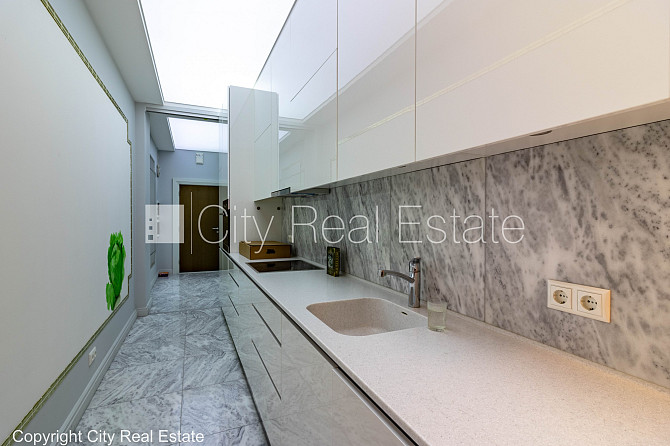 Новостройка, здание во дворе, закрытый двор, лифт, два балкона, окна выходят во Рига - изображение 14