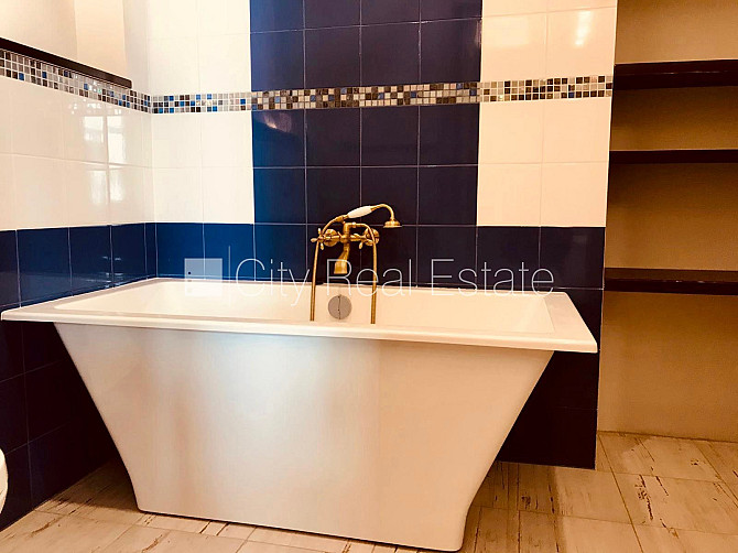 Pagalma māja, renovēta māja, zaļā teritorija, apzaļumota teritorija ar jaunu kokaugu Rīga - foto 6