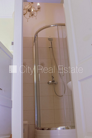 Здание во дворе, благоустроенный озеленённый двор, закрытый двор, вход со двора, Рига - изображение 13