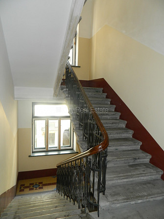 Здание во дворе, благоустроенный озеленённый двор, закрытый двор, вход со двора, Рига - изображение 15