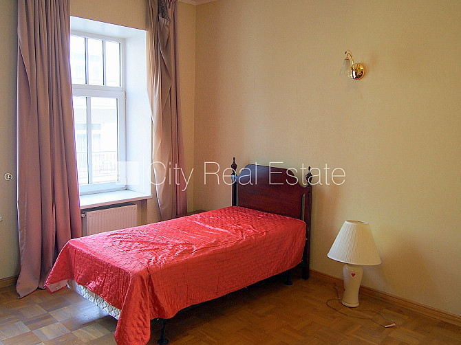 Фасадный дом, реновированный дом, закрытый двор, вход с улицы, лифт, лестничная Рига - изображение 10