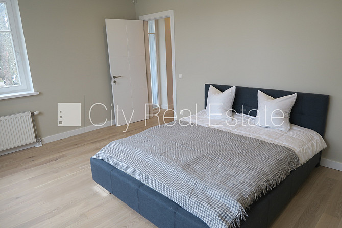 Jaunceltne, labiekārtots apzaļumots pagalms, ieeja no pagalma, pagalmā bērnu spēļu laukums, Rīga - foto 9